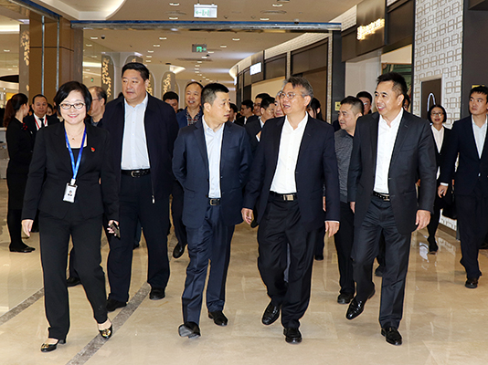 離島免稅新政重大標(biāo)志性項(xiàng)目落成  ?？?、博鰲免稅店開(kāi)業(yè)儀式在海口順利舉行