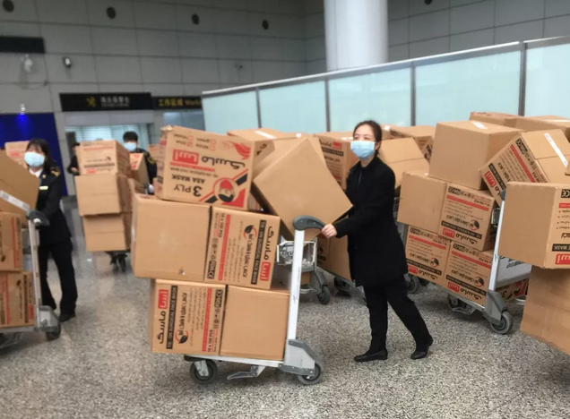 【中國免稅人在行動·一線直擊篇】之六： 戰(zhàn)“疫”一線的陽光衛(wèi)士，愛心傳遞暖人心