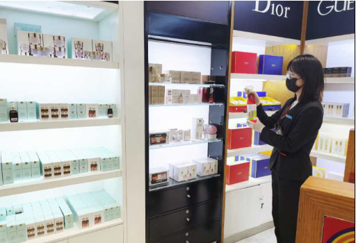 【中國免稅人在行動·一線直擊篇】之九： 防“疫”當(dāng)前，服務(wù)不減，為恢復(fù)經(jīng)營提供堅實保障