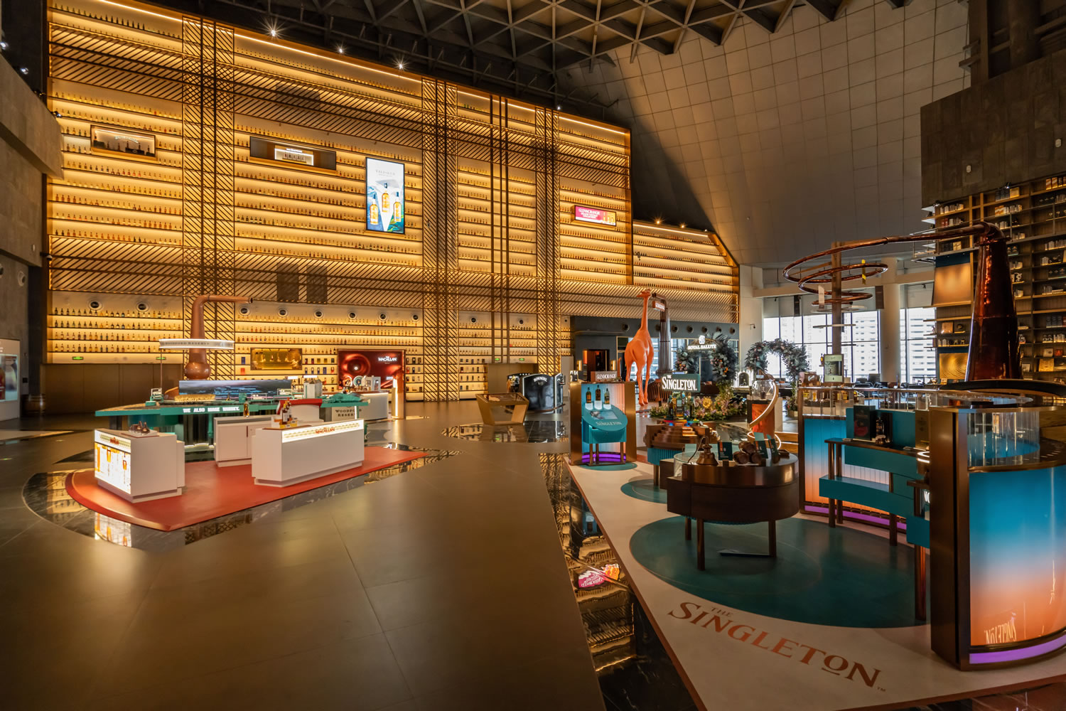 封關(guān)倒計時！中免集團(tuán)十余年深耕樹立海南離島免稅消費(fèi)新標(biāo)桿